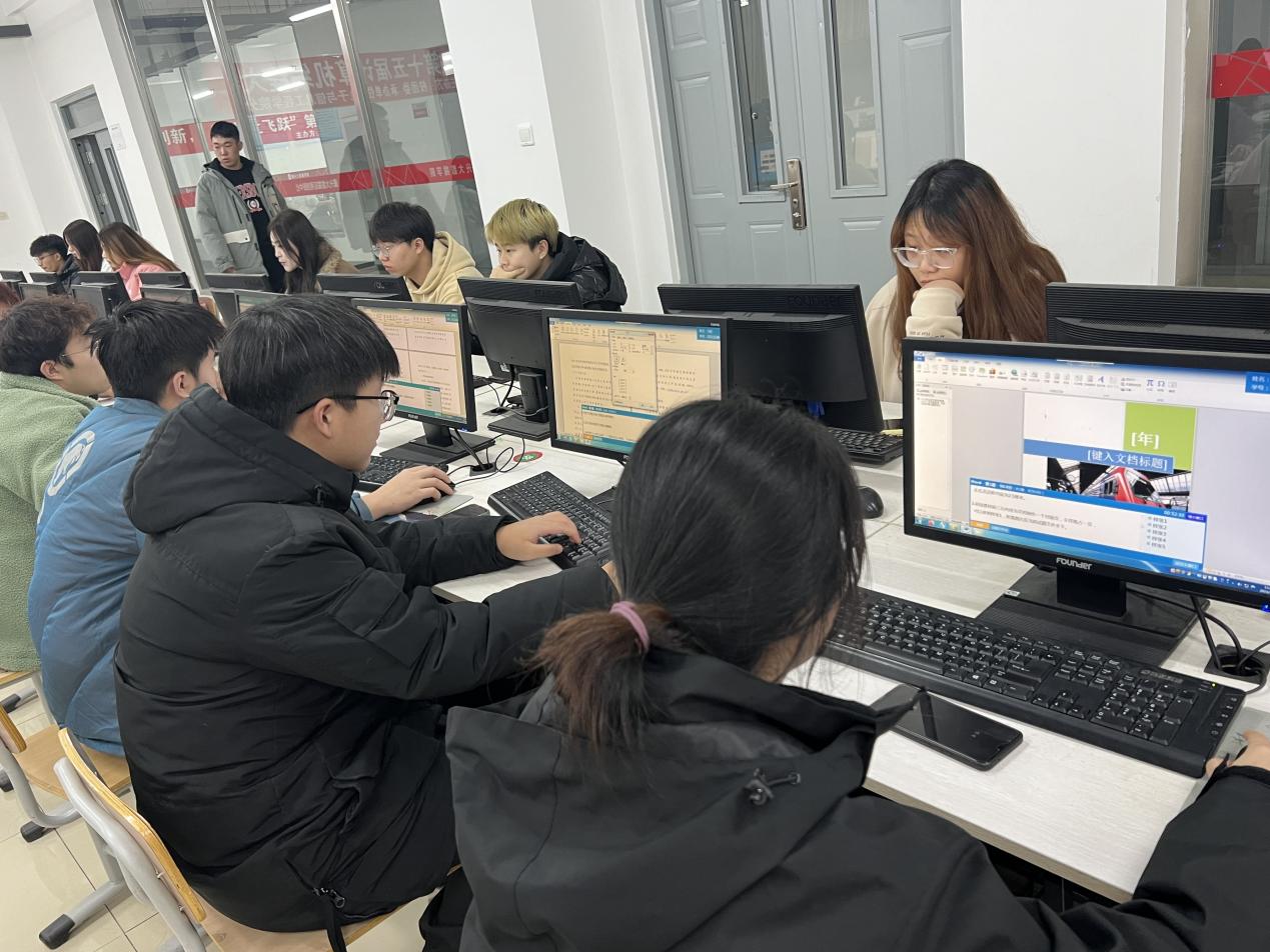 电子与信息工程学院成功举办第十五届计算机教育信息咨询活动